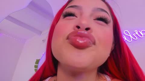 Snapshot of scarleett_jones chatting on 09/10/25, 10:32 scarleett jones online show from 09/10/25, 10:32