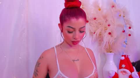 Snapshot of scarleett_jones chatting on 12/14/25, 09:30 scarleett jones online show from 12/14/25, 09:30