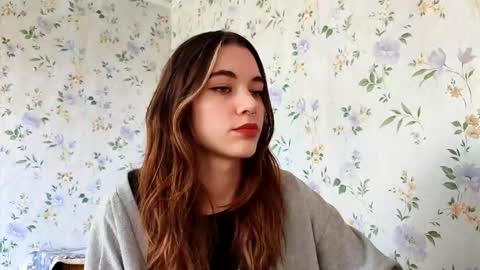 Snapshot of scarlet1flowers chatting on 09/28/25, 08:09 Kira online show from 09/28/25, 08:09