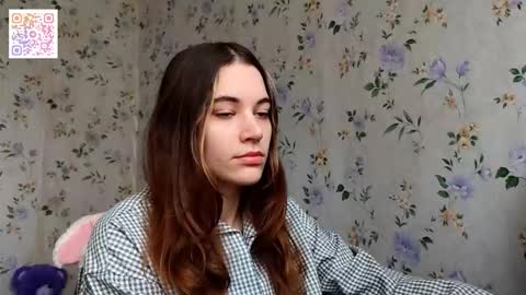 Snapshot of scarlet1flowers chatting on 11/07/25, 09:31 Kira online show from 11/07/25, 09:31