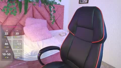 Scarlet  online show from 10/04/25, 03:26