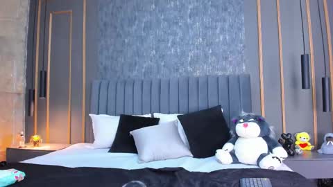 Snapshot of scarlet_evans1 chatting on 10/09/25, 09:13 Maria online show from 10/09/25, 09:13