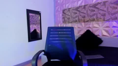 Scarlet  online show from 10/06/25, 05:10