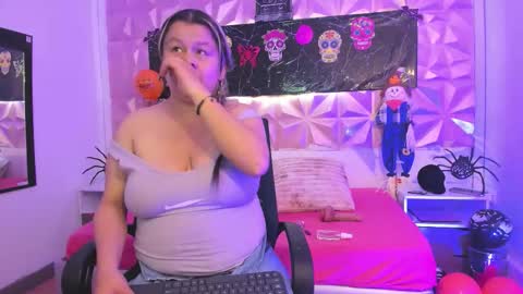 Scarlet  online show from 10/18/25, 04:30