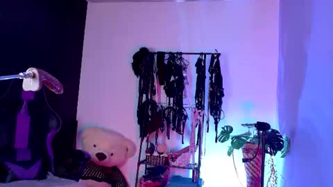 scarlet_gold online show from 07/08/26, 05:17