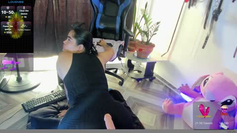 scarlet taylor kennedy online show from 01/04/25, 09:31