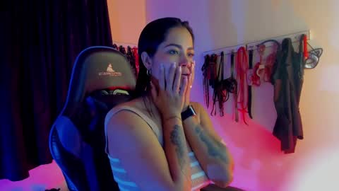 scarlet taylor kennedy online show from 09/19/25, 01:18