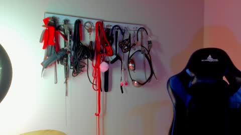 scarlet taylor kennedy online show from 04/18/26, 07:58