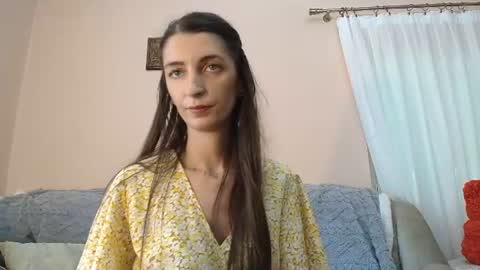 Snapshot of scarlet_rosse chatting on 06/19/26, 01:04 Scarlet online show from 06/19/26, 01:04
