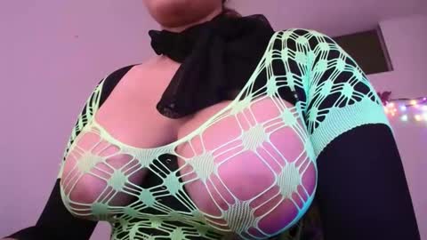 scarlet whisper online show from 04/30/26, 09:41