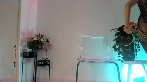 Amira online show from 05/07/26, 05:35
