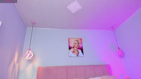 Scarlet  online show from 01/17/25, 04:39