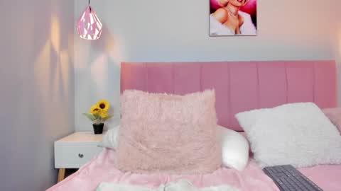 Scarlet  online show from 02/01/25, 01:20