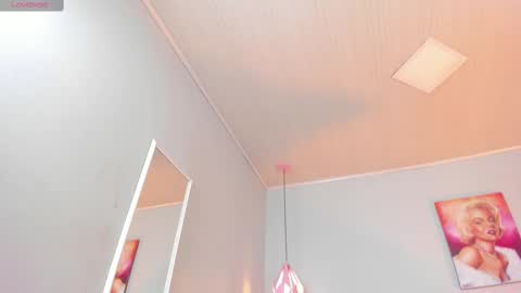 Scarlet  online show from 02/13/25, 10:54