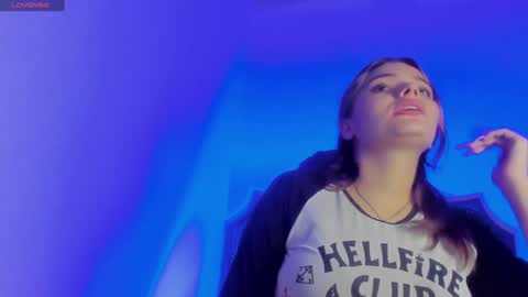 Snapshot of scarleth_owens1 chatting on 12/31/24, 08:04 online show from 12/31/24, 08:04