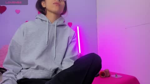 I am  Scarleth  Check mi profile online show from 03/07/25, 12:01