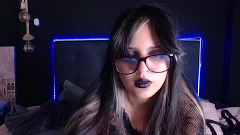 Snapshot of scarleth_shadow chatting on 03/09/25, 07:45 SCARLETH online show from 03/09/25, 07:45