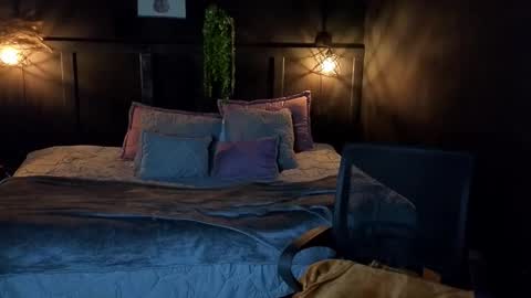 Snapshot of scarleth_shadow chatting on 09/12/25, 02:22 SCARLETH online show from 09/12/25, 02:22