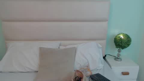 scarlet  online show from 03/13/26, 11:50