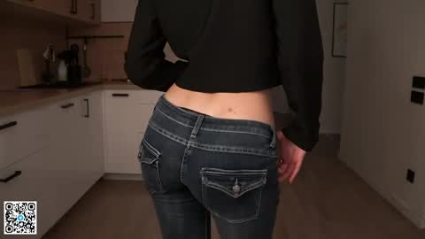 Scarlet online show from 04/01/26, 02:58