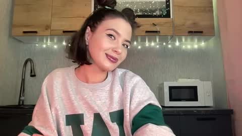 scarletpetal online show from 12/21/25, 12:01