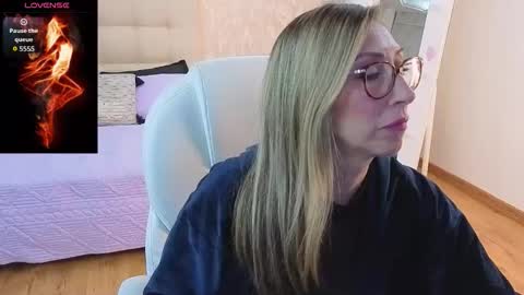 Snapshot of scarlett_079 chatting on 03/15/26, 12:11 Scarlett online show from 03/15/26, 12:11