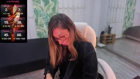 Snapshot of scarlett_079 chatting on 04/12/26, 11:48 Scarlett online show from 04/12/26, 11:48