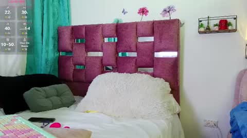 Snapshot of scarlett__jhonson chatting on 06/11/26, 11:25 Scarlett online show from 06/11/26, 11:25