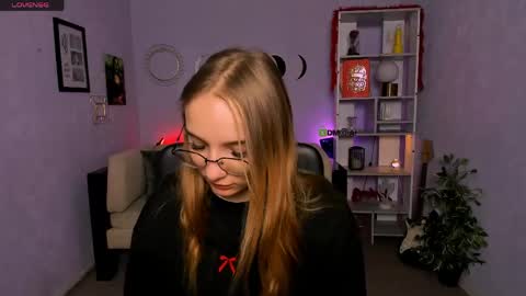 Scarlett online show from 04/21/26, 05:47