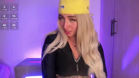 SCARLETT COLLINS online show from 11/05/25, 05:51