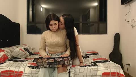 Scarlett and Jazmin online show from 02/11/25, 08:05