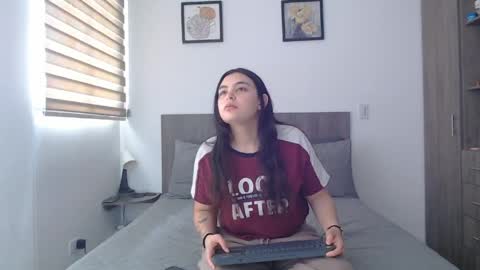 Snapshot of scarlett_evance chatting on 05/27/26, 02:58 Scarlett and Jazmin online show from 05/27/26, 02:58