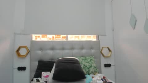 scarlett_fox20 online show from 03/09/25, 06:00