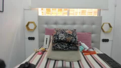 scarlett_fox20 online show from 09/11/25, 03:23