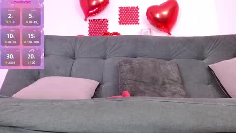 Snapshot of scarlett_mgc chatting on 02/20/25, 04:28 Scar Jacob online show from 02/20/25, 04:28