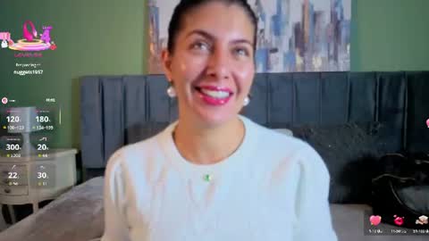 Snapshot of scarlett_moore_ chatting on 06/12/26, 04:06 Scarlett online show from 06/12/26, 04:06