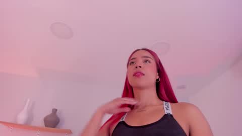 Snapshot of scarlett_morgan_ chatting on 02/17/25, 07:53 Scarlett Morgan online show from 02/17/25, 07:53