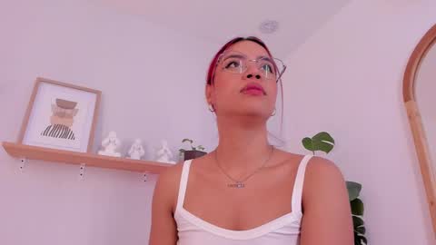 Snapshot of scarlett_morgan_ chatting on 02/20/25, 02:29 Scarlett Morgan online show from 02/20/25, 02:29