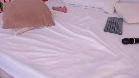 Snapshot of scarlett_morgan_ chatting on 03/01/25, 11:15 Scarlett Morgan online show from 03/01/25, 11:15