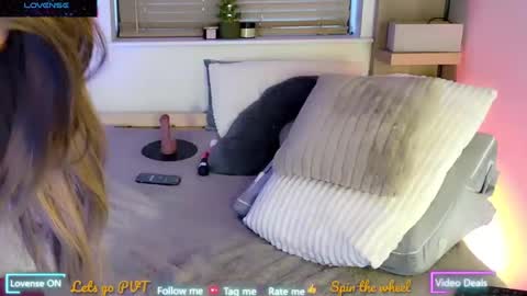 Snapshot of scarlett_paisley_glamour chatting on 02/10/25, 02:05 Scarlett Paisleyy online show from 02/10/25, 02:05