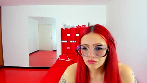 Snapshot of scarlett_red_11 chatting on 04/24/26, 04:31 scarlett_red_11 online show from 04/24/26, 04:31