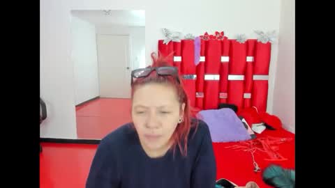 Snapshot of scarlett_red_11 chatting on 05/15/26, 04:03 scarlett_red_11 online show from 05/15/26, 04:03