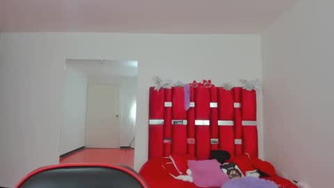 Snapshot of scarlett_red_11 chatting on 05/16/26, 03:00 scarlett_red_11 online show from 05/16/26, 03:00