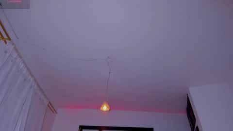 Snapshot of scarlett_rios19 chatting on 12/17/25, 06:08 Scarlett Rios19 online show from 12/17/25, 06:08