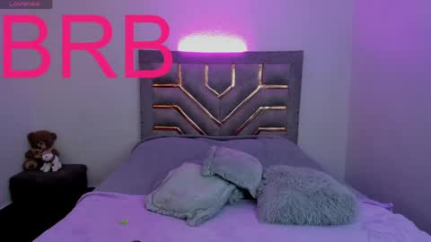 scarlett_rose11 online show from 04/18/26, 07:58