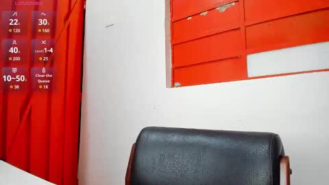 Snapshot of scarlett_skinny02 chatting on 12/23/24, 02:56 Isabella online show from 12/23/24, 02:56