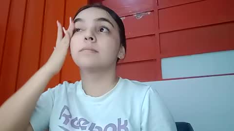 Snapshot of scarlett_skinny02 chatting on 12/31/24, 03:01 Isabella online show from 12/31/24, 03:01