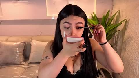 Snapshot of scarlett_smith_tp chatting on 12/17/25, 12:44 Scarlett online show from 12/17/25, 12:44