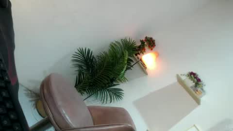 Snapshot of scarlett_sofia69 chatting on 07/06/26, 10:12 online show from 07/06/26, 10:12