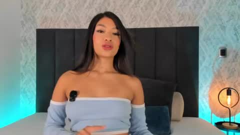 Snapshot of scarlett_vegga chatting on 06/19/26, 02:43 Scarlett online show from 06/19/26, 02:43
